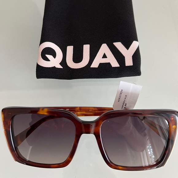 QUAY FRONT COVER Tortoise Square Sunglasses main image 5